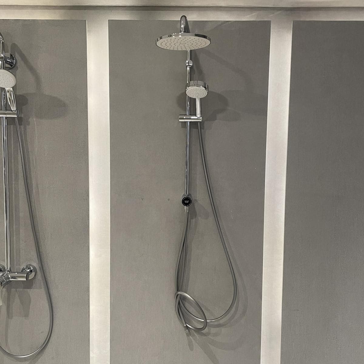 Sen cây tắm đứng GROHE 27394002 New Tempesta Cosmopolitan 200