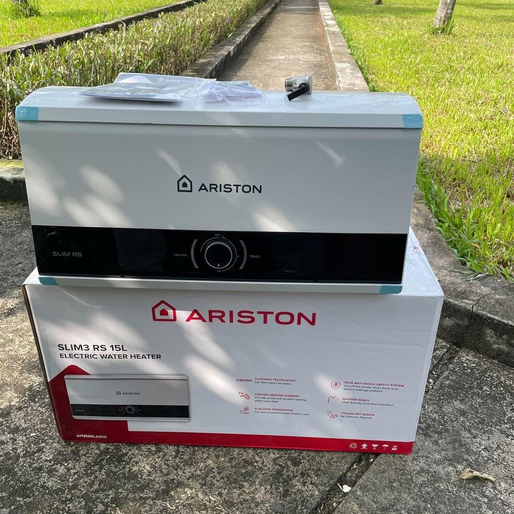 Máy nước nóng gián tiếp Ariston Slim3 RS 30L 2500W
