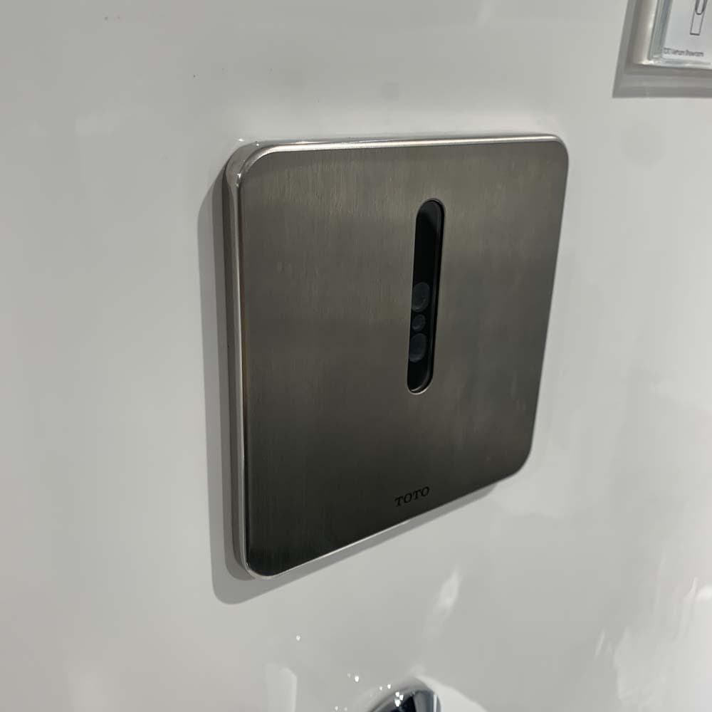 Van xả tiểu cảm ứng dùng pin TOTO TTUE602DN