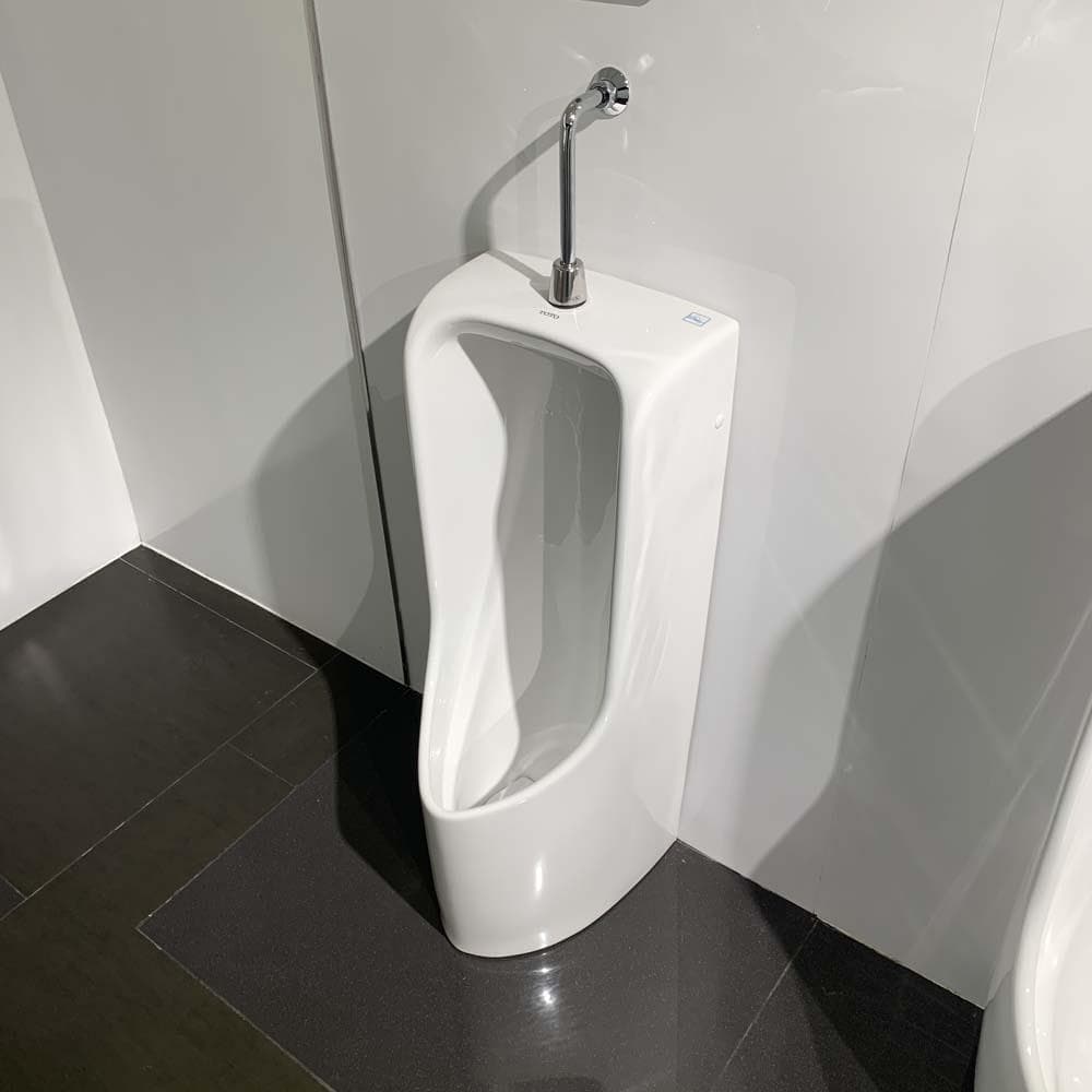Bồn tiểu nam đặt sàn TOTO UT508T
