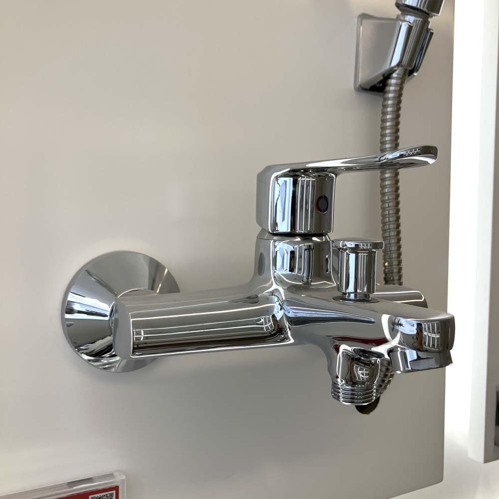 Sen tắm gắn tường American Standard WF-0711 (WF0711) nóng lạnh