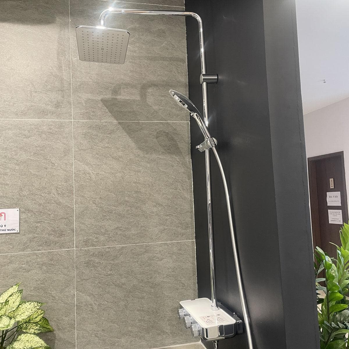 Sen tắm cây đứng cảm biến nhiệt American Standard EasySET WF-4956 (WF4956)