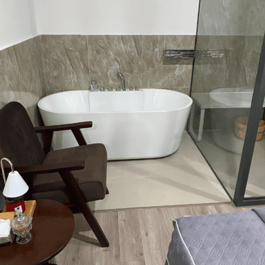 Bồn tắm đặt sàn có yếm HoàngGia (Royal) RY023_2