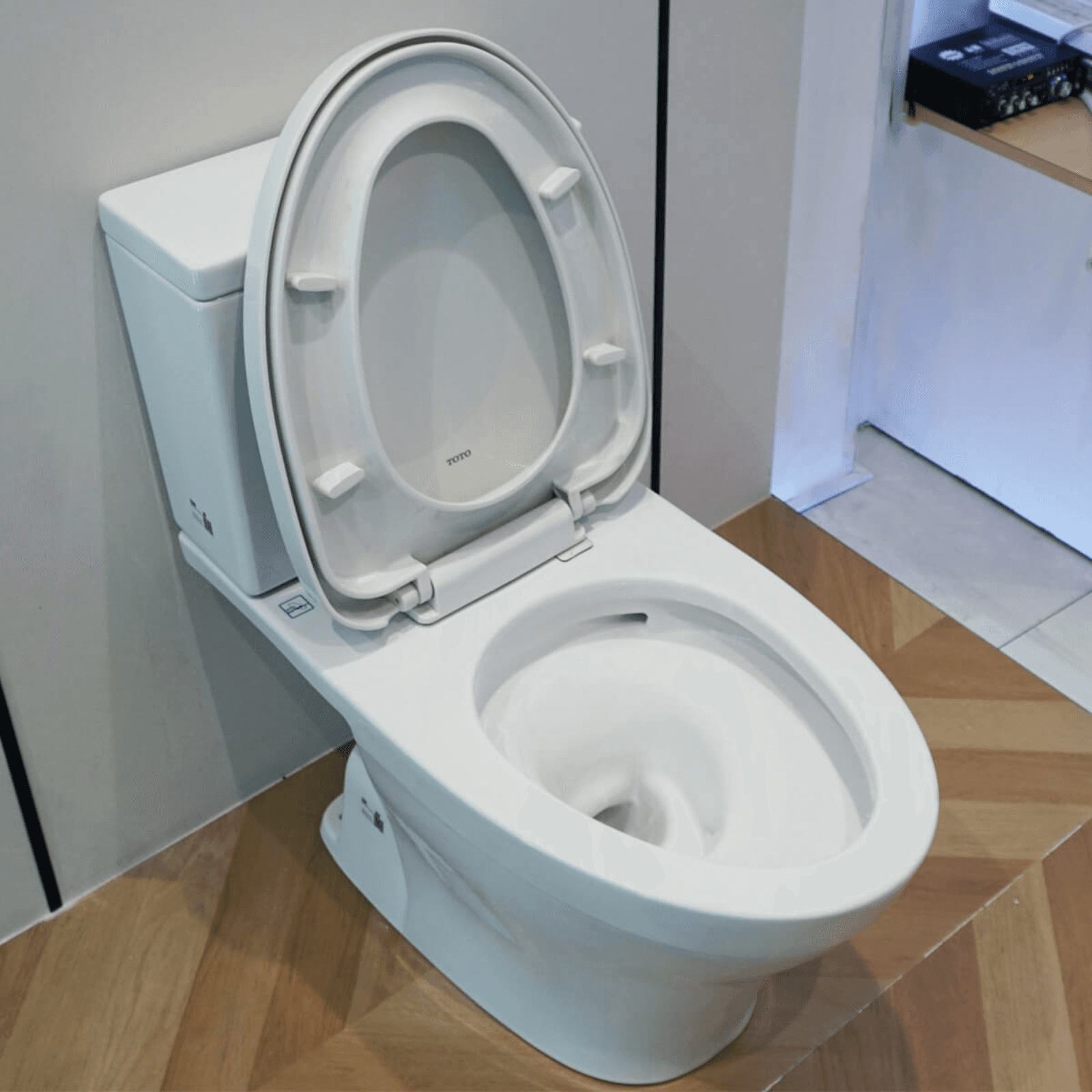 Bồn cầu 2 khối  TOTO CS326DT3#XW