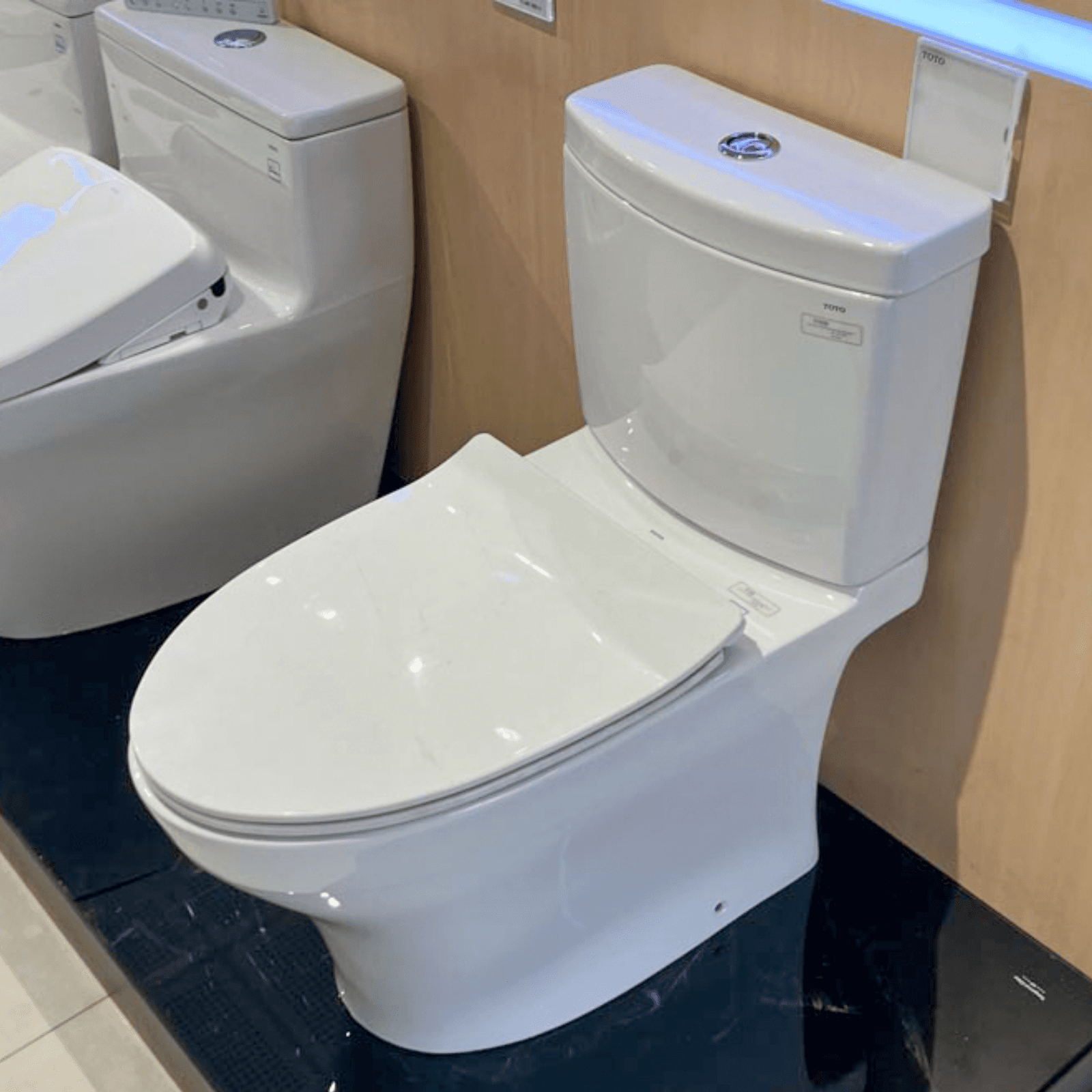Bồn cầu 2 khối  TOTO CS769DRT8#XW