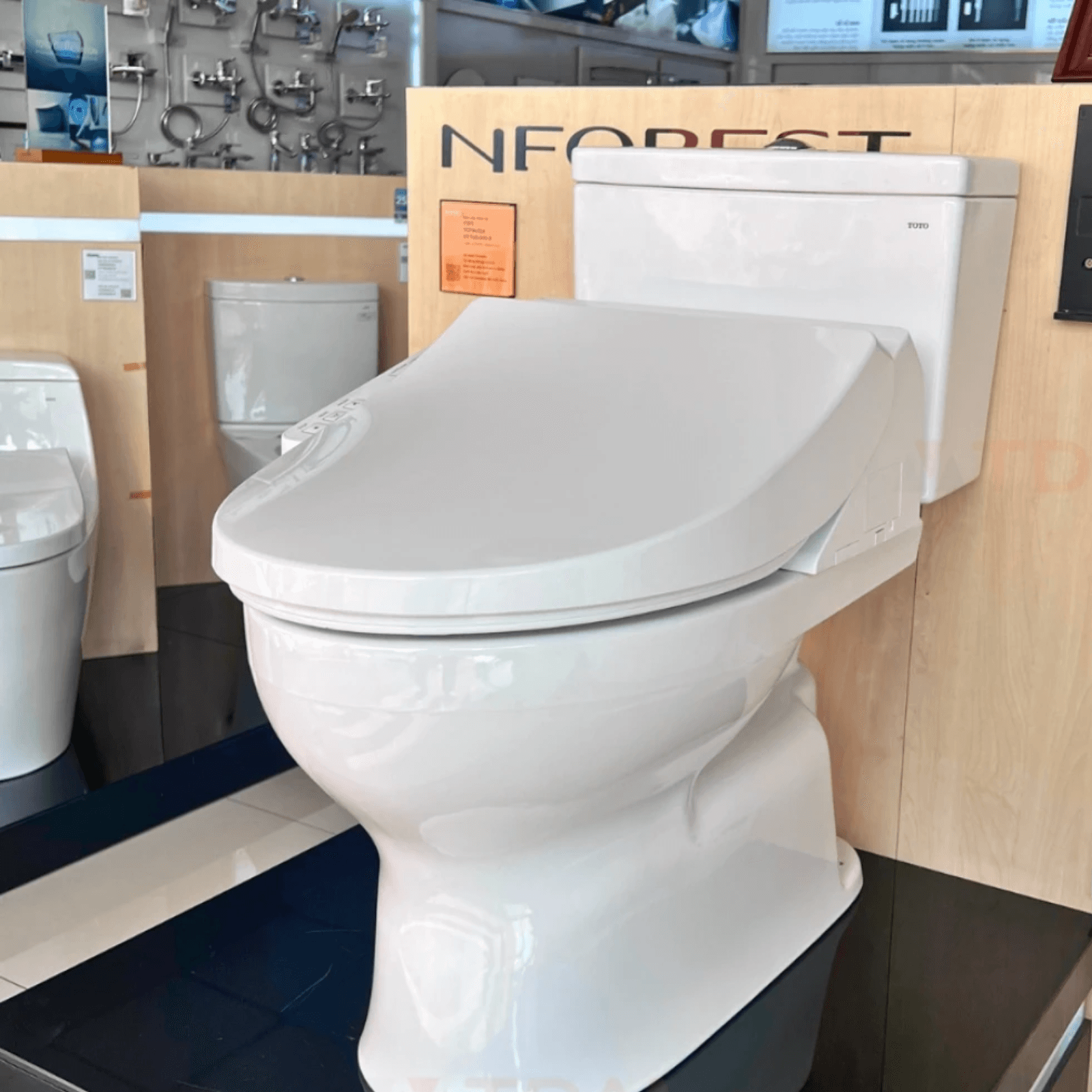 Bồn cầu 2 khối  TOTO CS302DW18#W