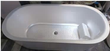 Bồn tắm đặt sàn có yếm Euroca EUO-1575-3